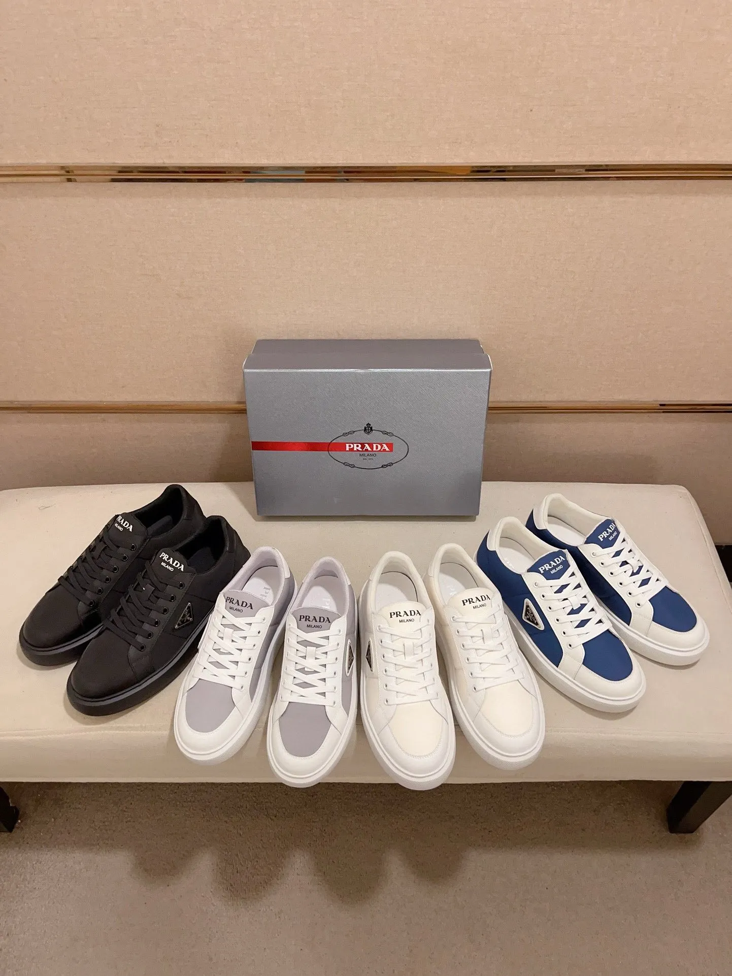 Factory price 580💰 ✔️✔️✔️High version High-quality new Prada (Prada) counters are on the market at the same time. The new men's shoes and 😘fabrics are selected from first-layer cowhide and are made by pure handicrafts. Lining: Full cowhide lining. 👍🏿 High-end ☄️ air-cushion molded anti-slip rubber outsole, exquisite lines, simple and elegant, comfortable and high-end for leisure travel. Code number: 38 to 44 (45 can be customized)